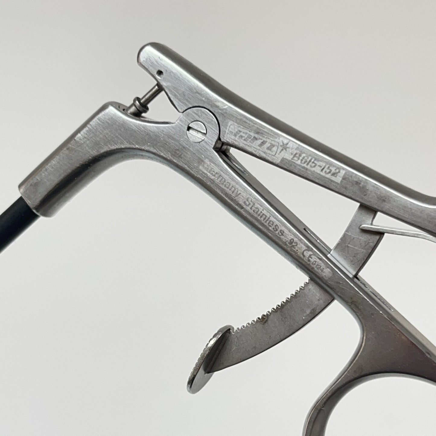 JARIT 615-152 Tenaculum Forcep w/Ratchet, Single Tooth, Insulated, 5mm, 13-3/4"