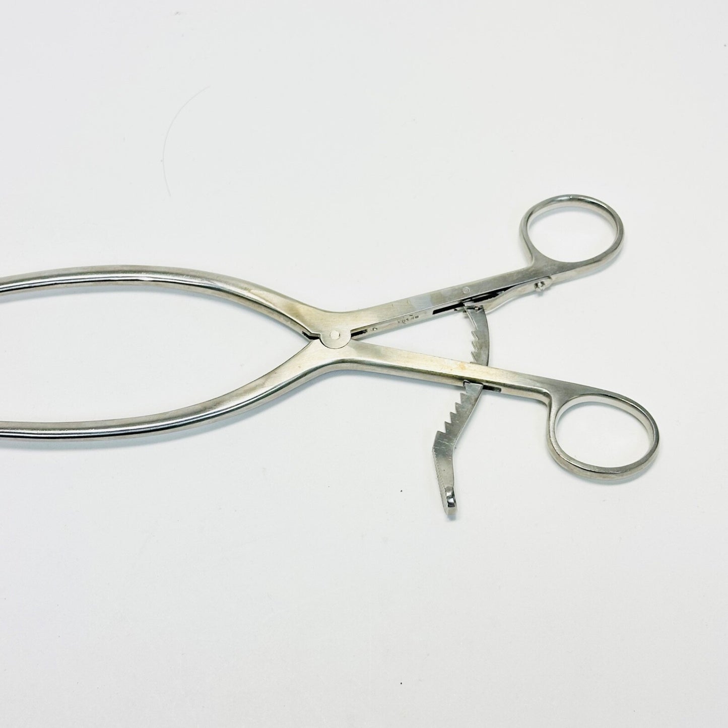 V. MUELLER SU3196 BECKMAN Retractors Hinged arms. 3 x 4 prongs, 8-1/2 in