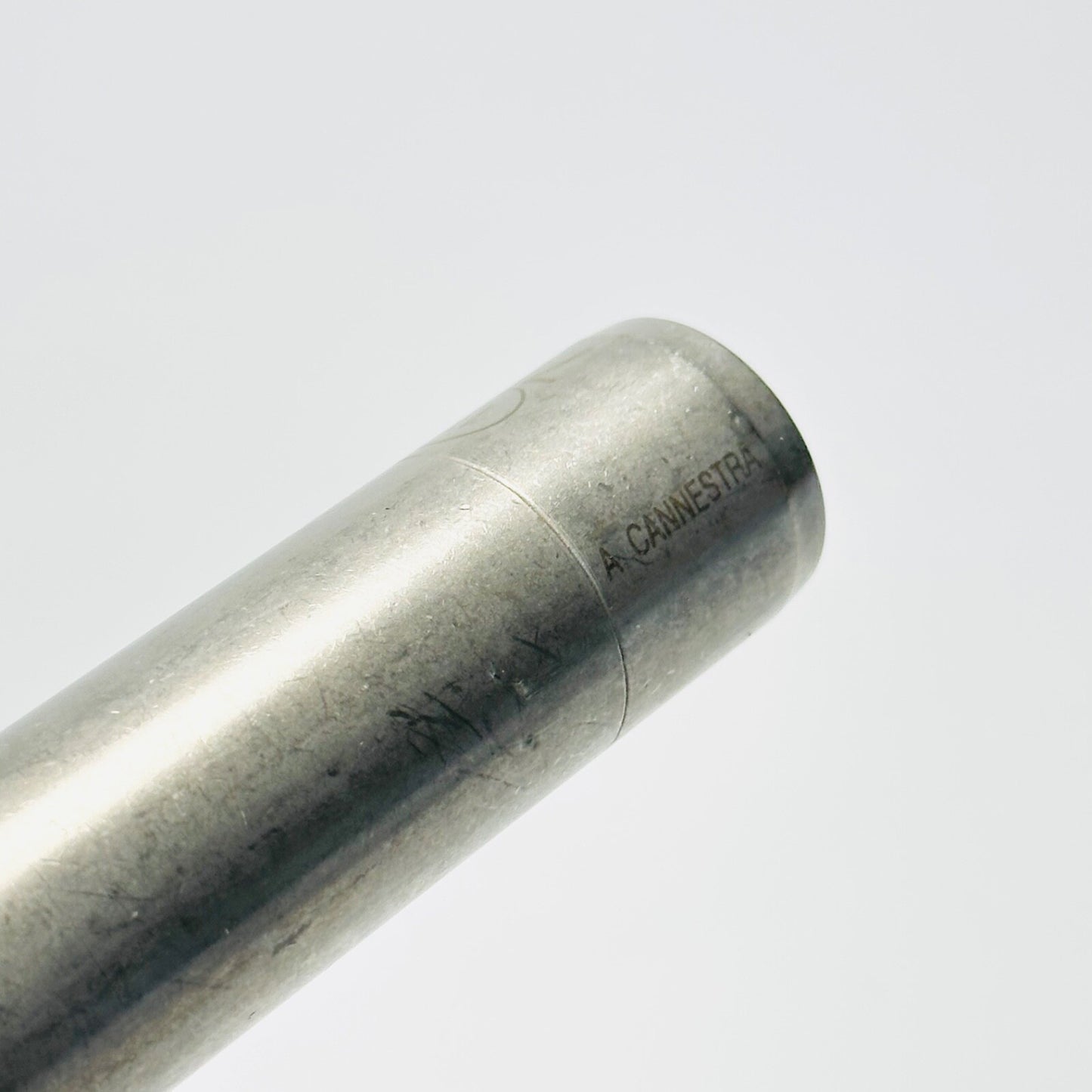 A CANNESTRA DS PSB-3013-808 TUBULAR RETRACTOR W/ LIGHT SOURCE