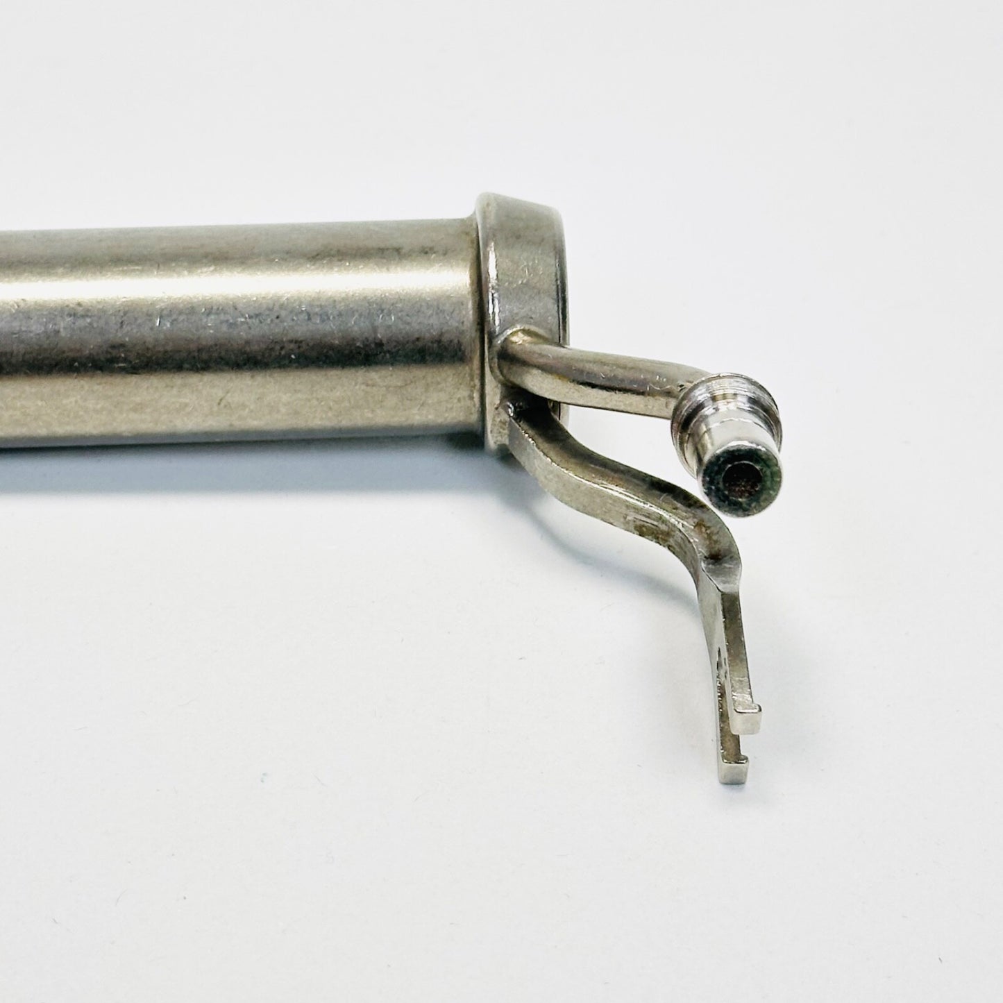 A CANNESTRA DS PSB-3013-808 TUBULAR RETRACTOR W/ LIGHT SOURCE