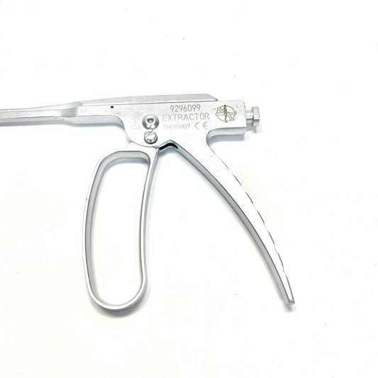Medtronic 9296099 Crescent Peek Extractor Instrument