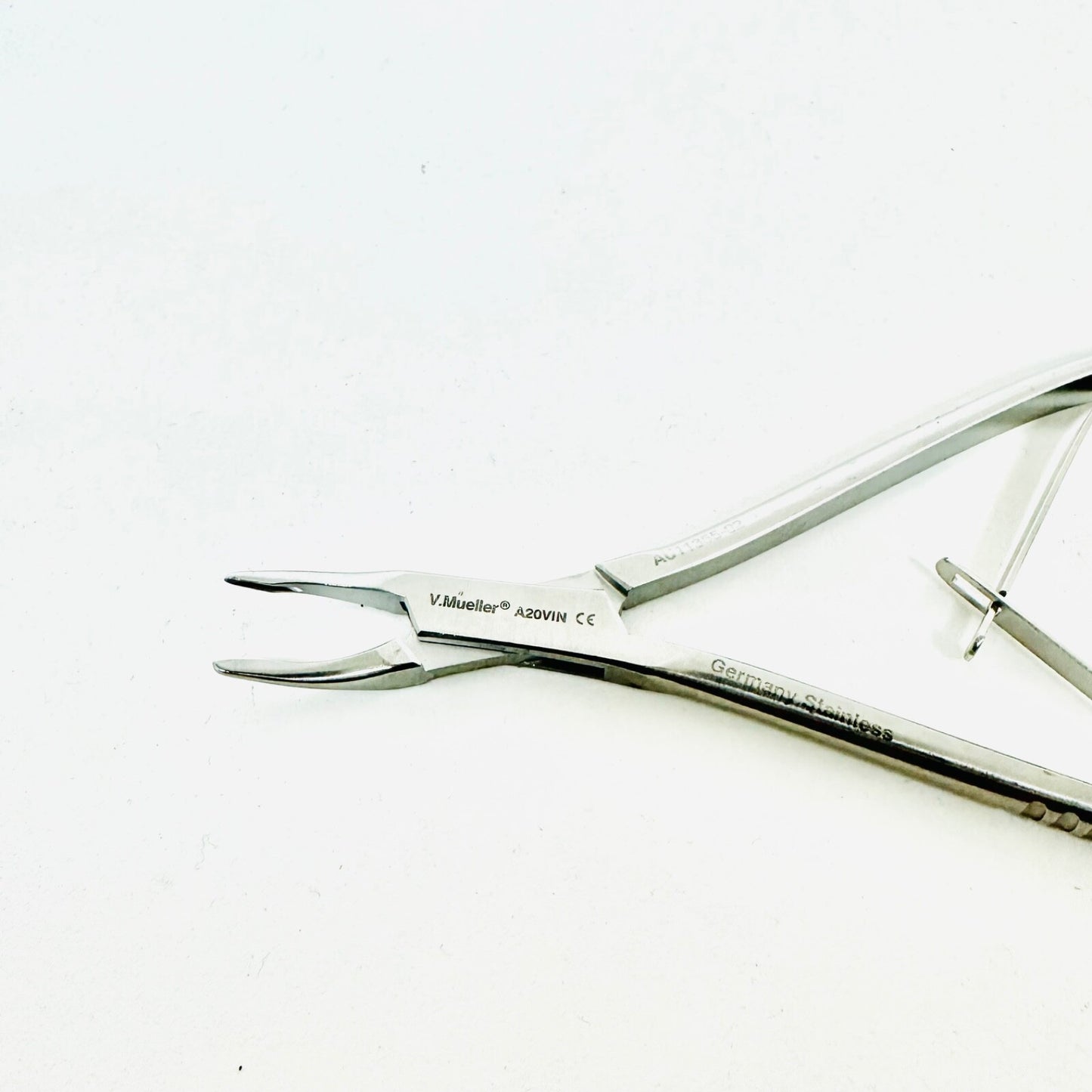V. Mueller AU11355-02 Ronguer, Micro Friedman Curved 5 1/2" 1.3 X 5mm Instrument
