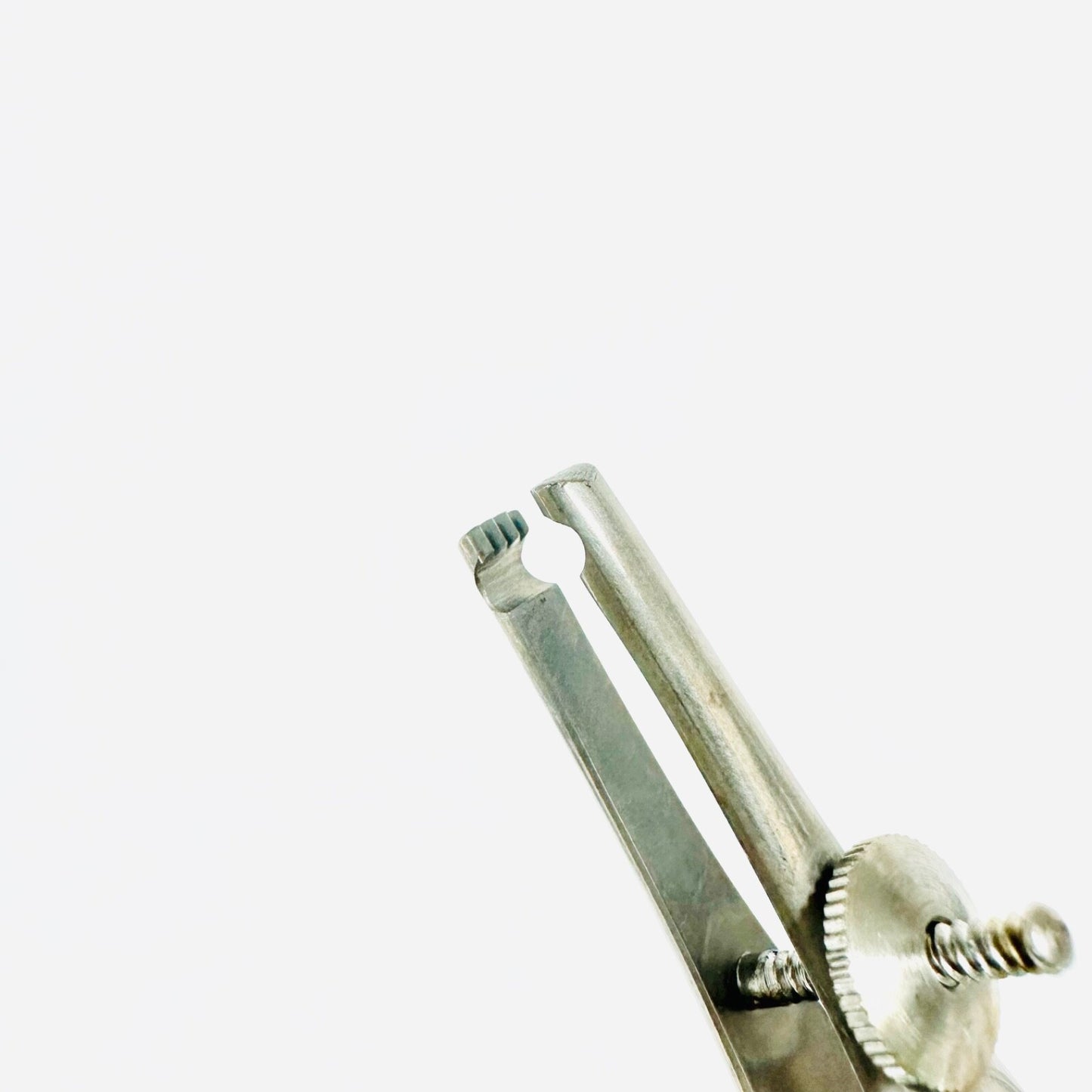 V. Mueller AU17215 Sheehy Ossicle Teeth Holding Clamp Forcep 4.75 in Instrument