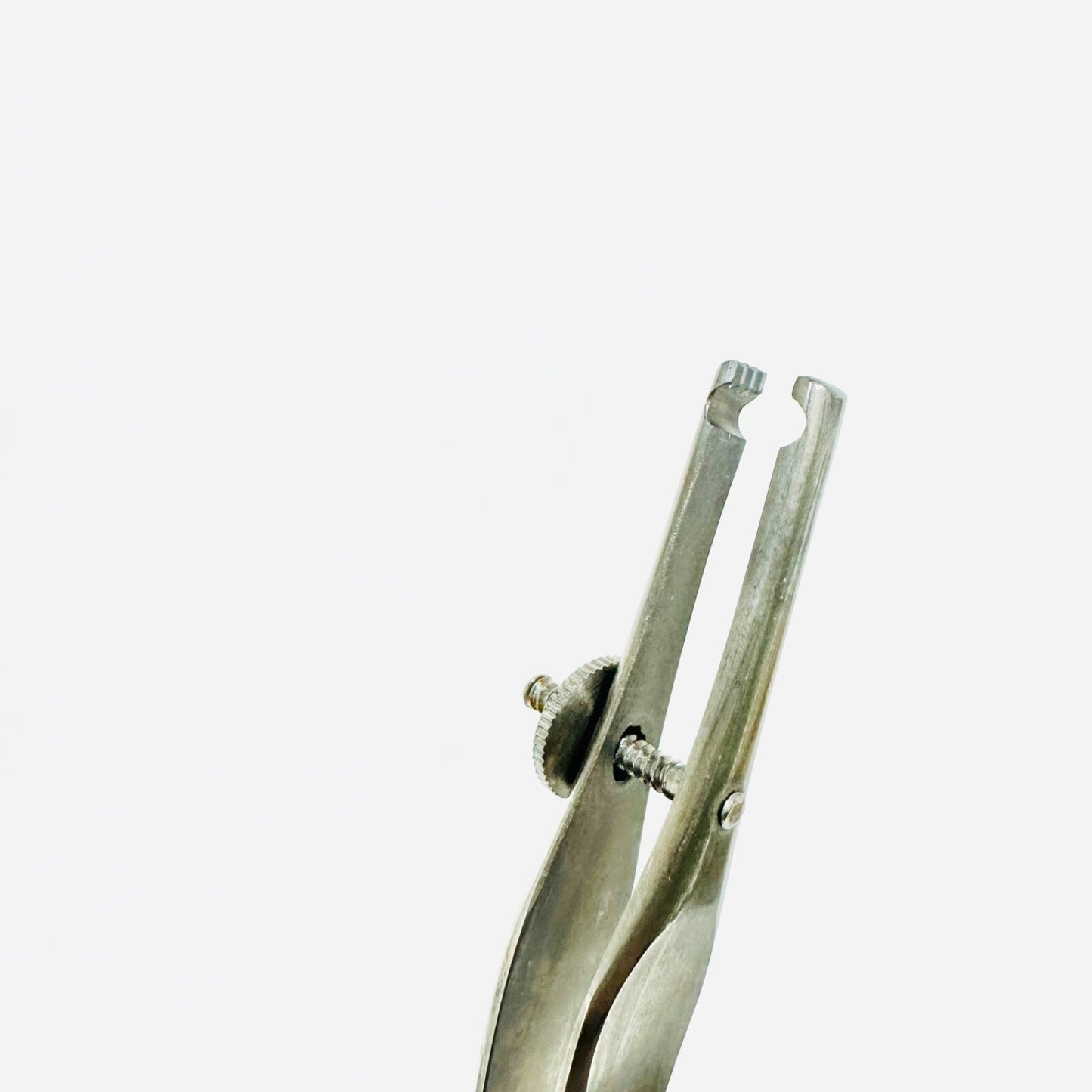 V. Mueller AU17215 Sheehy Ossicle Teeth Holding Clamp Forcep 4.75 in Instrument