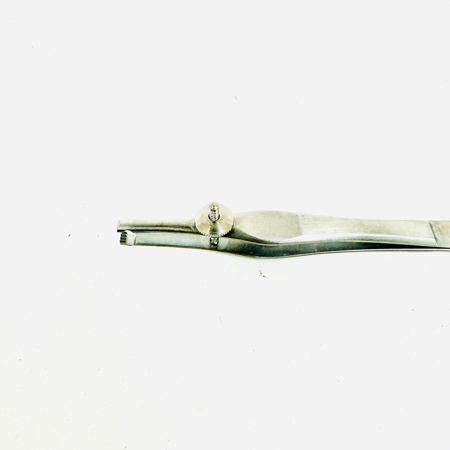 V. Mueller AU17215 Sheehy Ossicle Teeth Holding Clamp Forcep 4.75 in Instrument