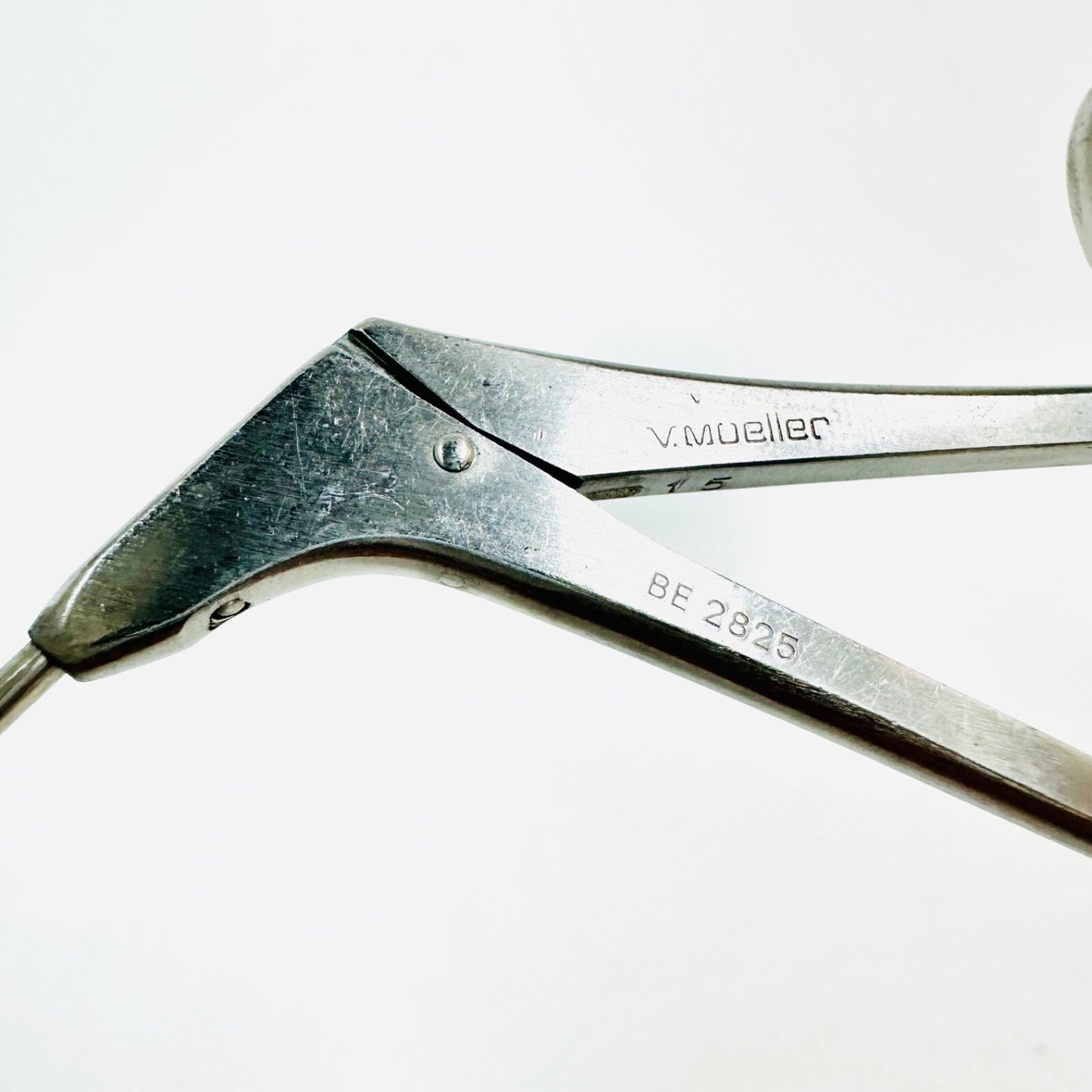 V. Mueller BE2825 Microlaryngeal Grasping Forceps Straight JACKO CUP 9-1/2 In