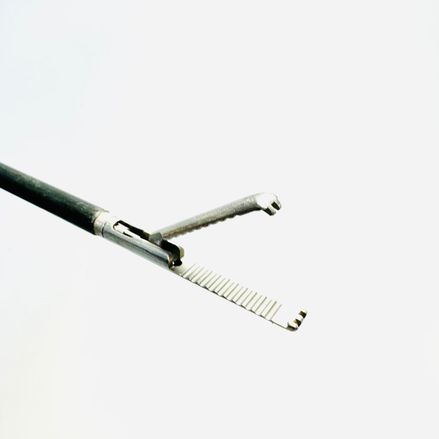 Davis & Geck 8361-00 Retraction Grasper Single Action 5mm, 36cm Instrument