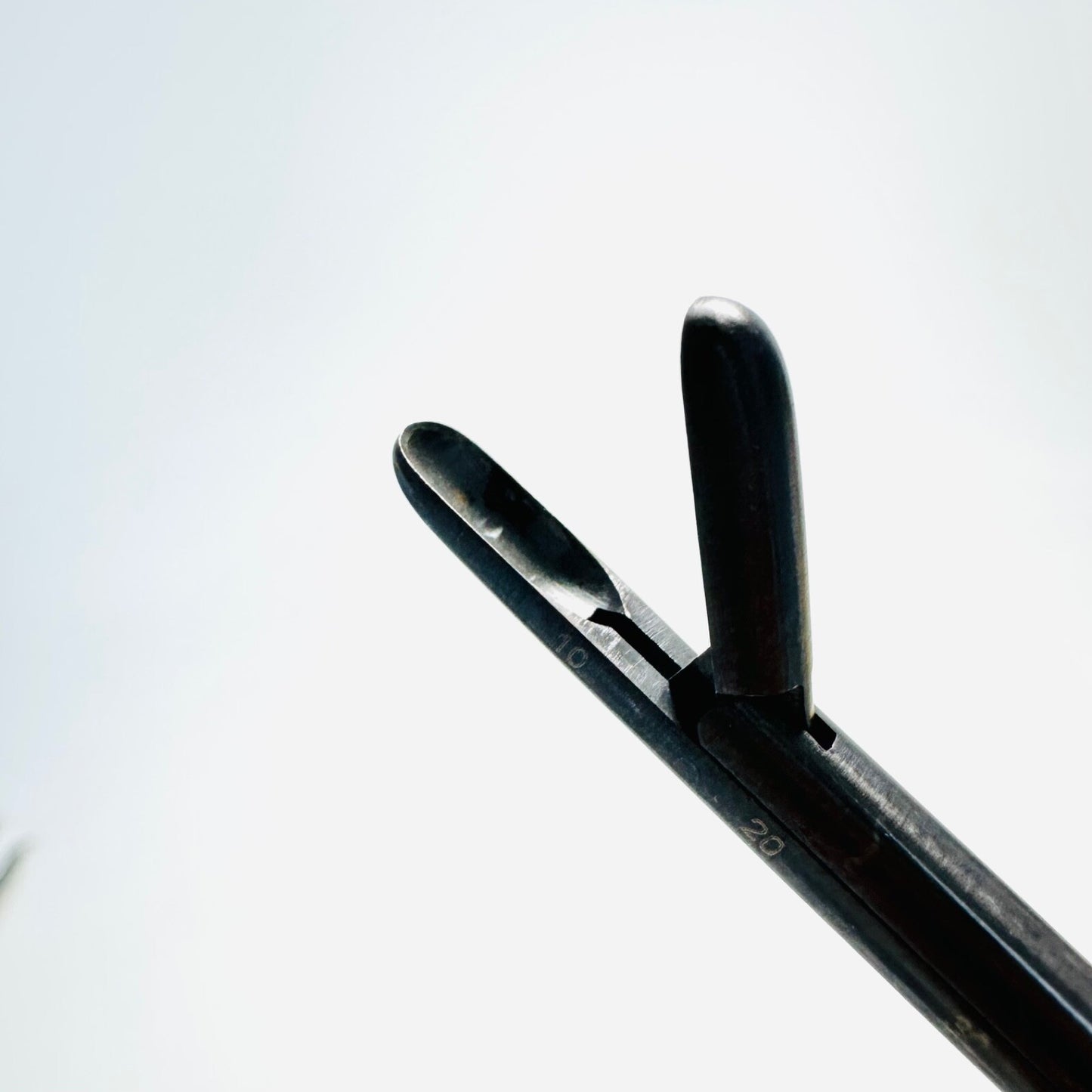 Medtronic 9560536 Metrx Straight Pituitary Forceps 4mm Instrument