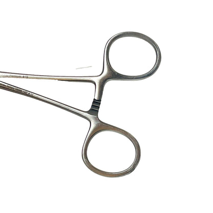 Integra Miltex 8-15 Olsen-Hegar Needle Holder, 5½in., Serrated, Regular Jaws