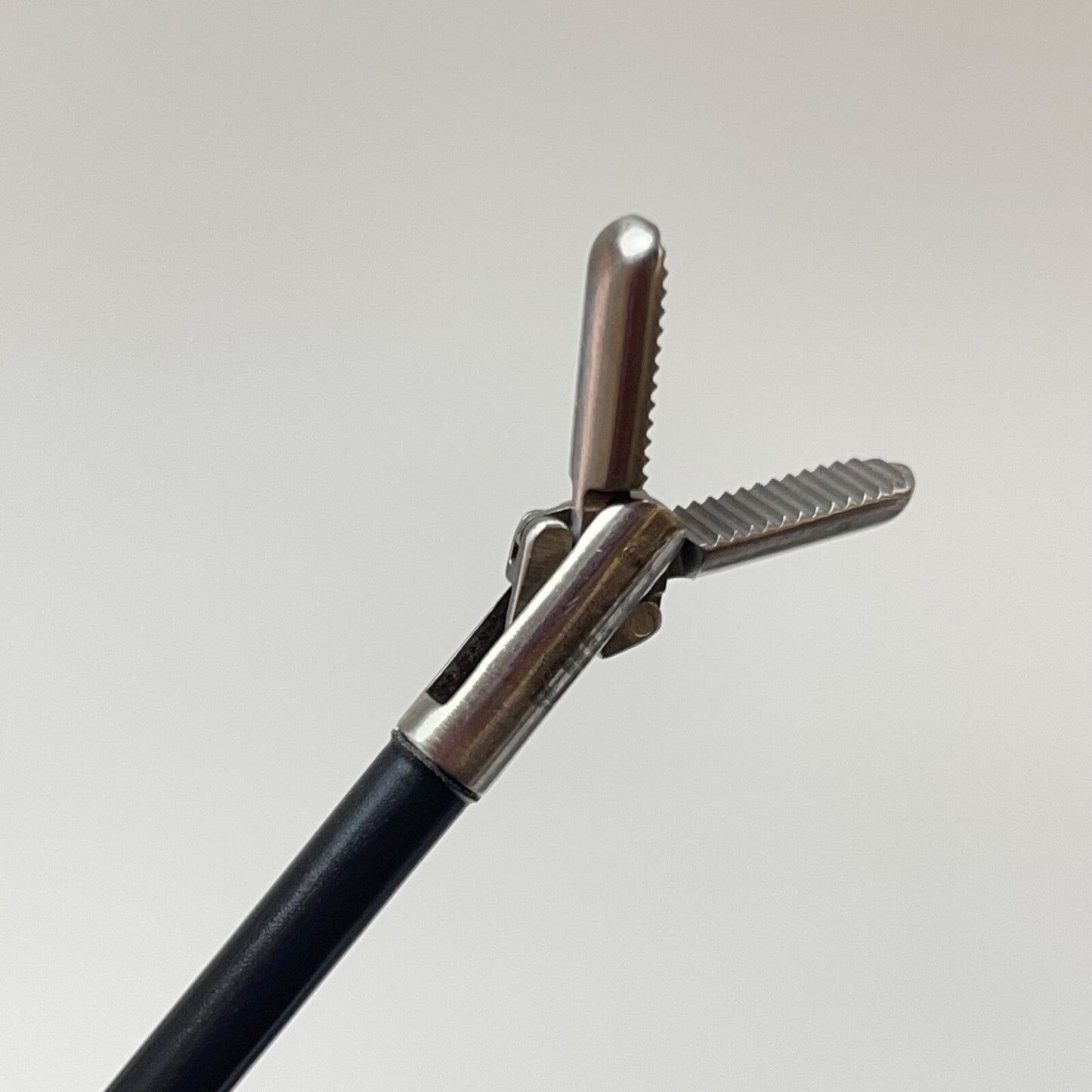 R. Wolf 8393.2268 Grasping Atraumatic Grasper, 5 Mm W/ Rotating Handle 8393.0003