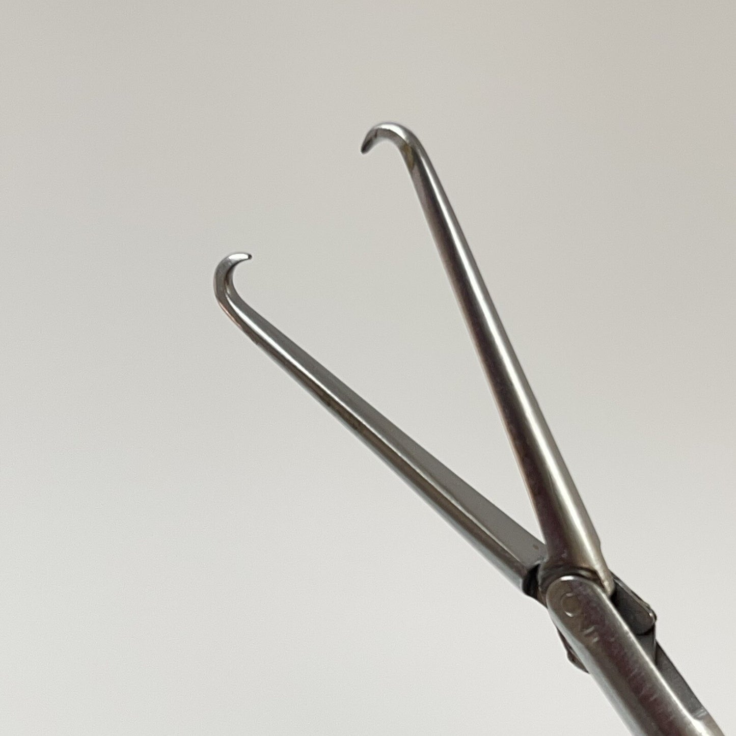 JARIT 615-152 Tenaculum Forcep w/Ratchet, Single Tooth, Insulated, 5mm, 13-3/4"