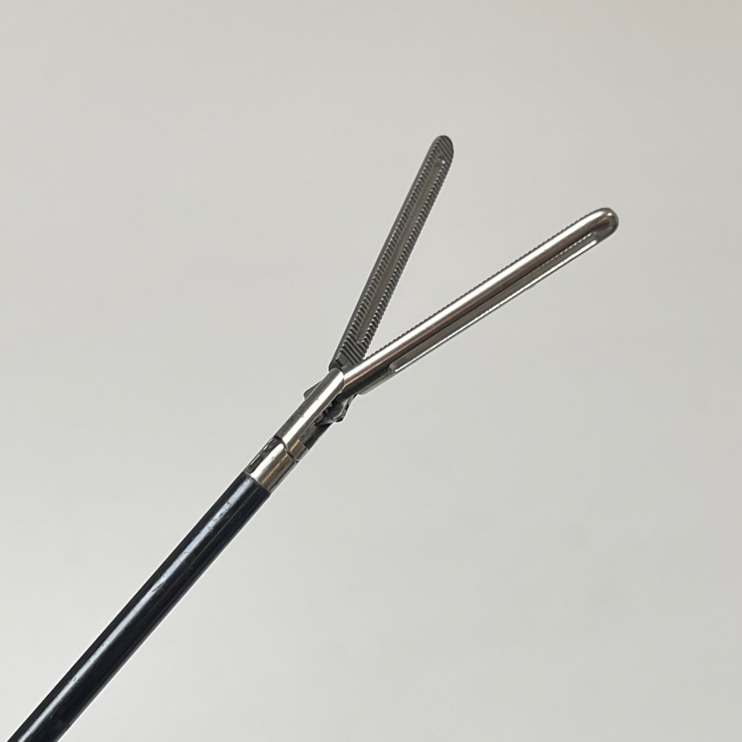 STRYKER 250-080-617 5.0 mm Peek Monopolar Handle W/ Laproscopic Grasper