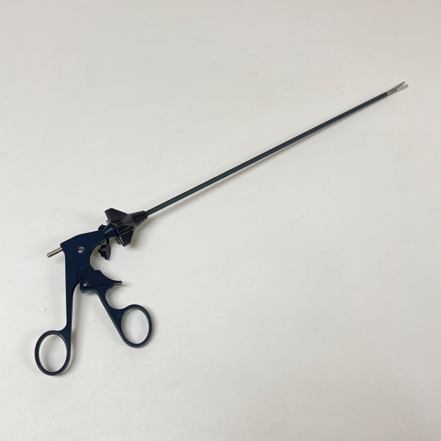 Surgical Wave Grasping Forceps,  5mm w/ Rotating Metal Handle