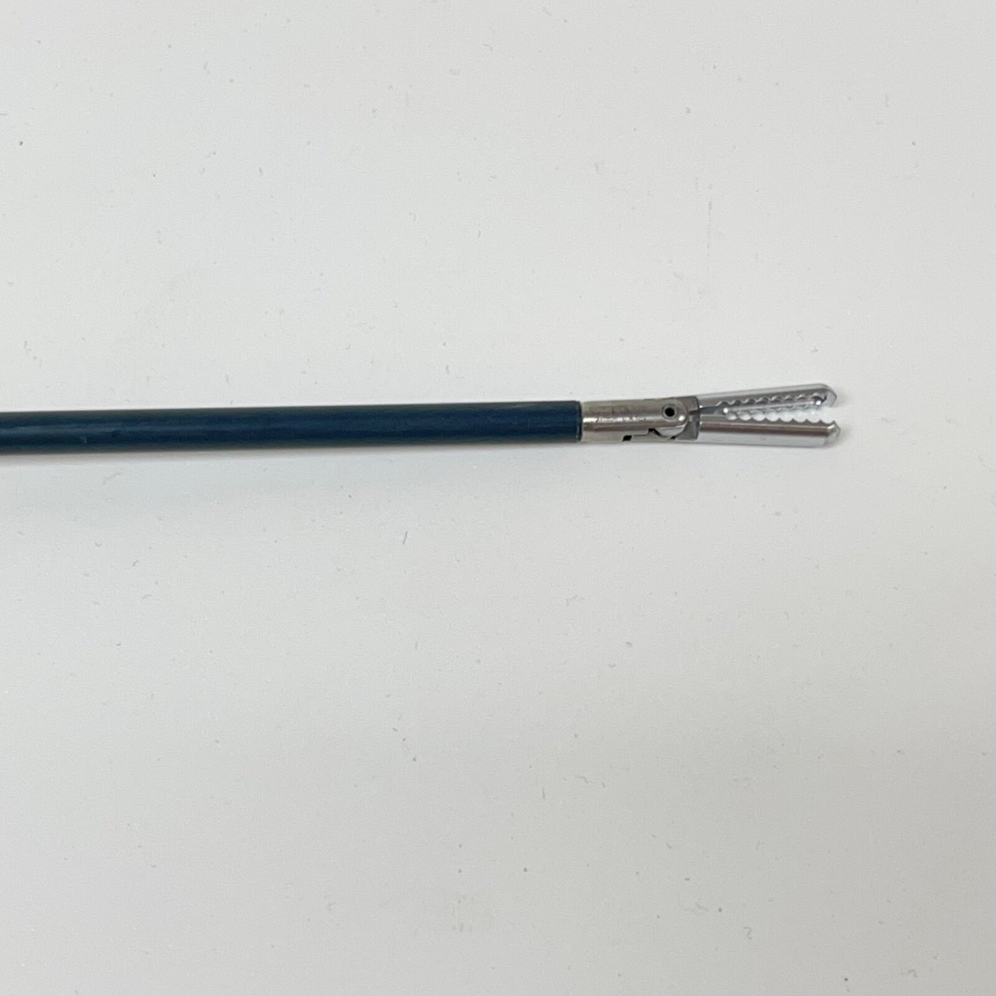 Surgical Wave Grasping Forceps,  5mm w/ Rotating Metal Handle