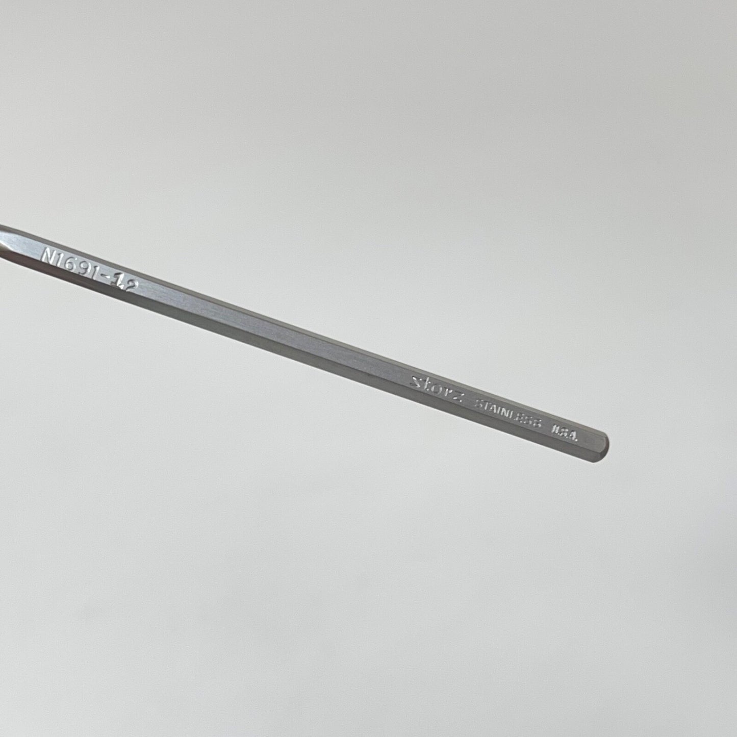 Bausch & Lomb Storz N1691 11 Pick Hough Heavy Curved Point