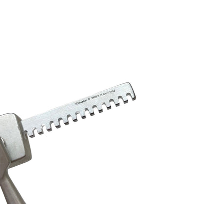 V. Mueller CH1260 FINOCHIETTO Spreaders Aluminum arms and blades instrument