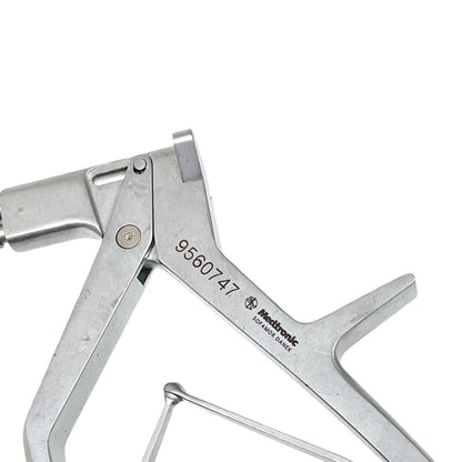 Medtronic 9560747 Articulating Peek ROD Holder, 5.5mm instrument