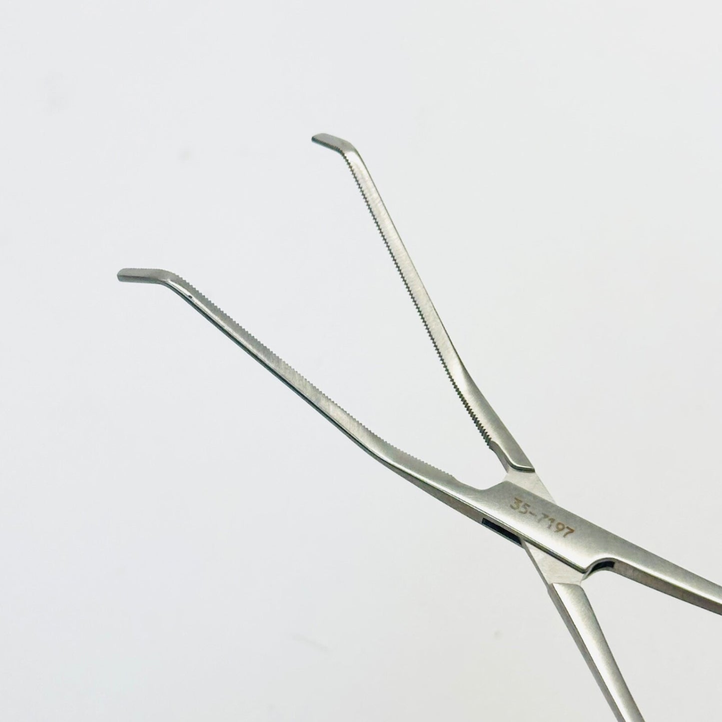 Pilling 35-7197 KARTCHNER CLAMP Angled, Serrated, 6 3/8"