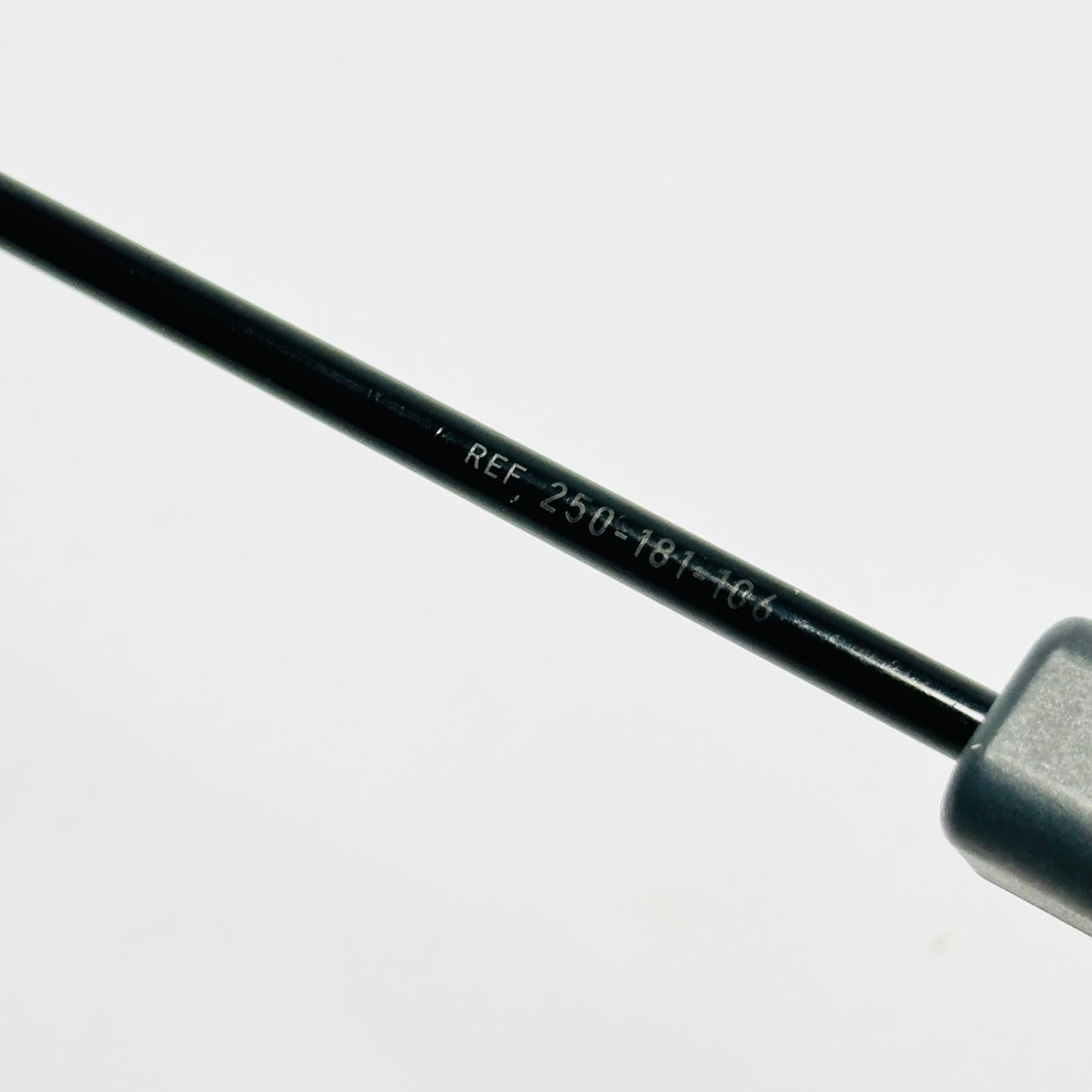 Stryker 250-181-106 Multifunction Peek Handle,5 Mm 33 Cm W/ Insulated Shaft