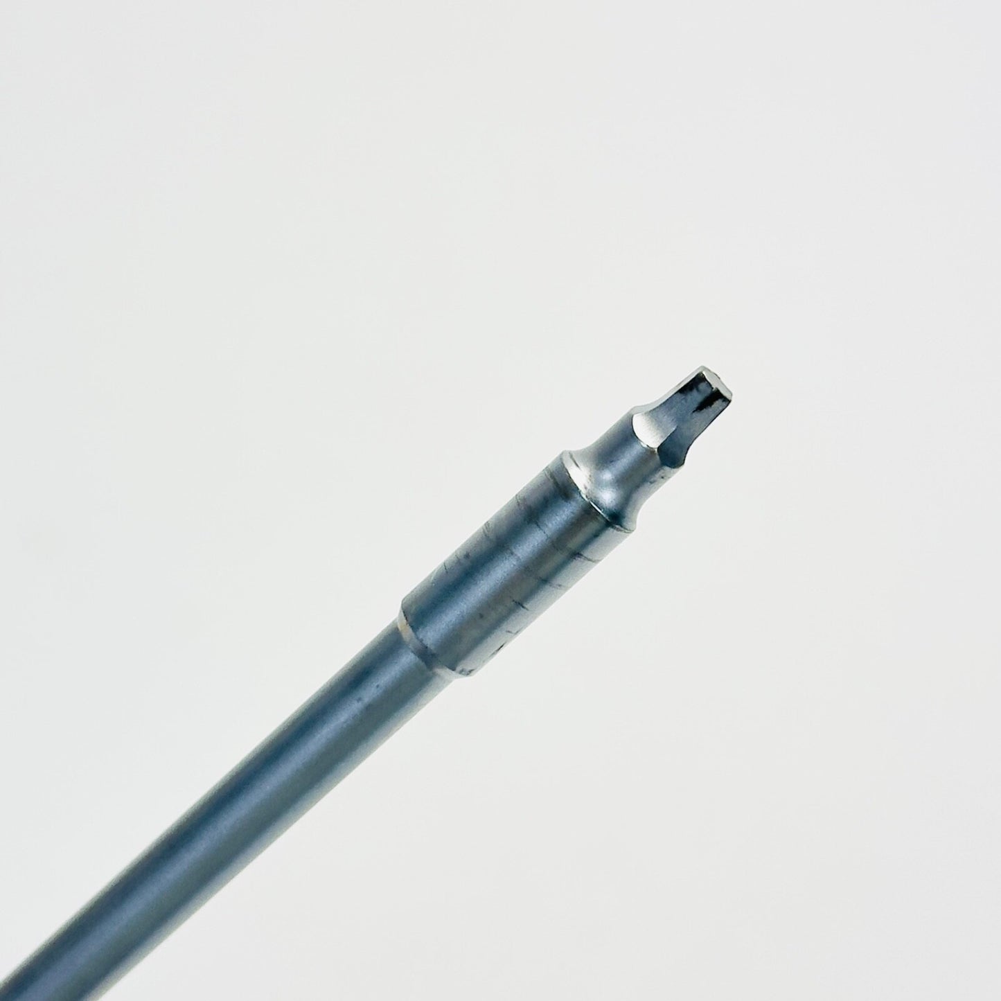 Medtronic 9870011 3.2mm TAPERED HEX SCREWDRIVER