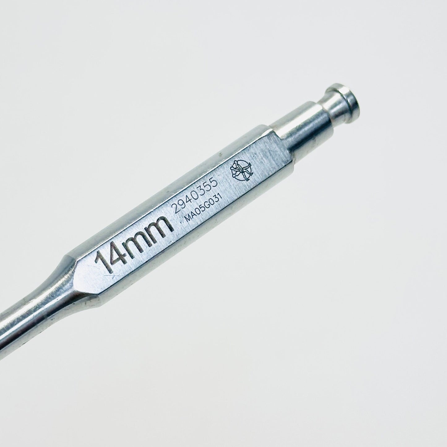 Medtronic 2940355 14mm Shaver instrument