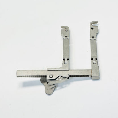 Medtronic 875-110 Transverse Self-Retaining Retractor W/ BLADES