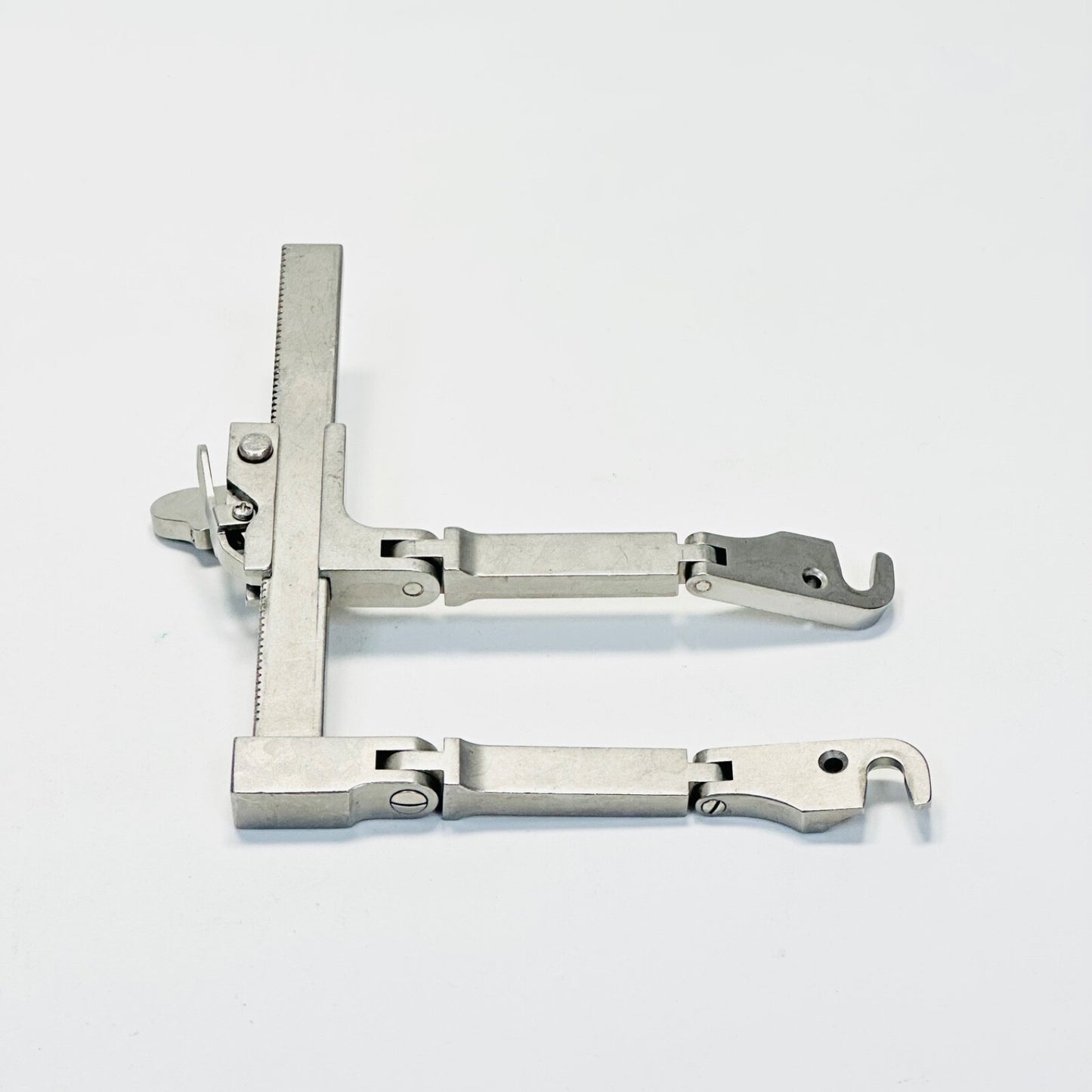 Medtronic 875-110 Transverse Self-Retaining Retractor W/ BLADES