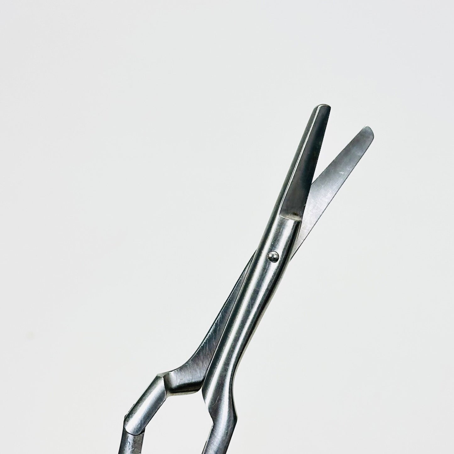 BAUSCH + LOMB N3090 Becker Septum Scissors Serrated, double action, 7.1 INCH