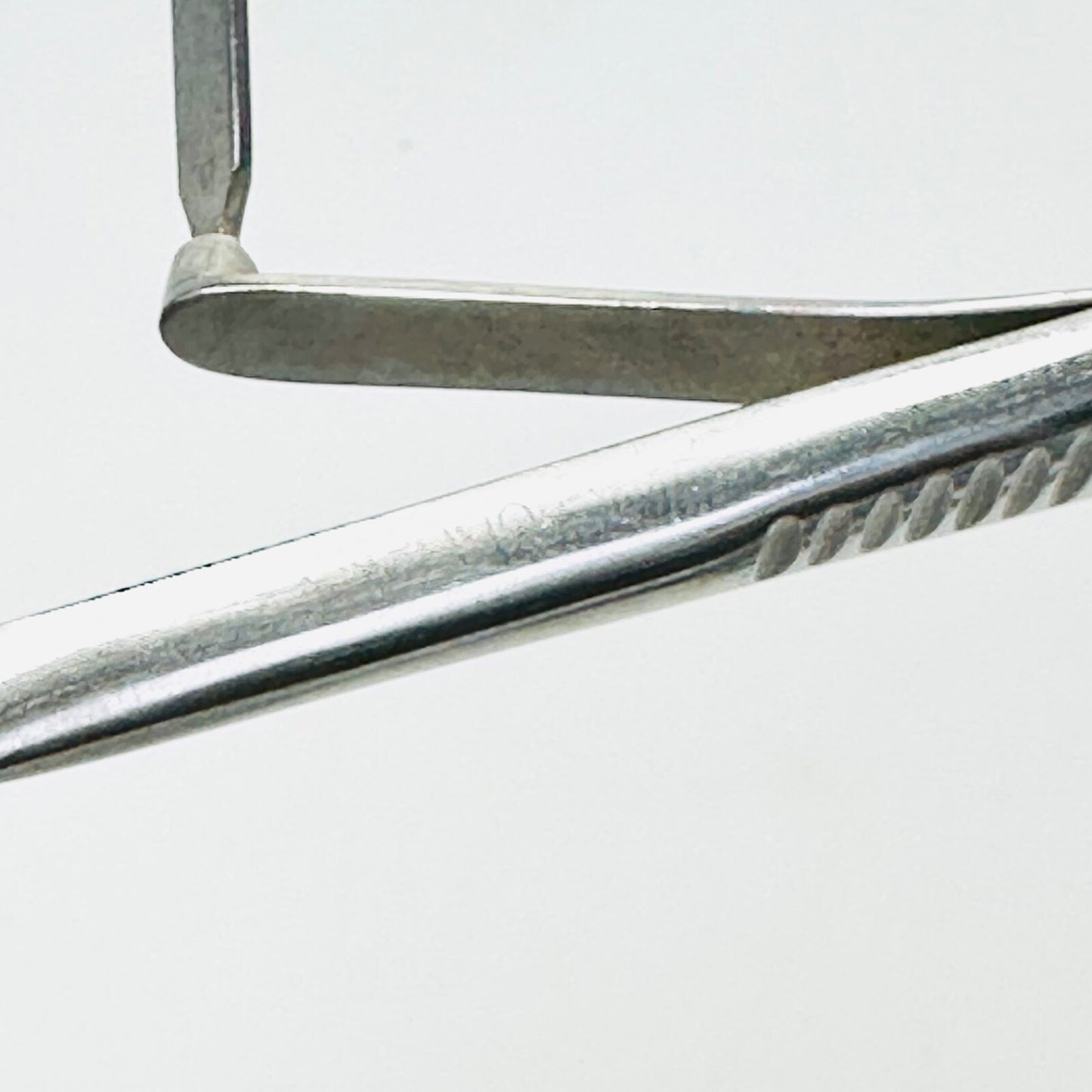 BAUSCH + LOMB N3090 Becker Septum Scissors Serrated, double action, 7.1 INCH