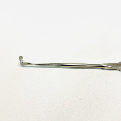 V. Mueller NL1003 Retractor, Cushing Straight Plain Edge 8 3/4 Inch