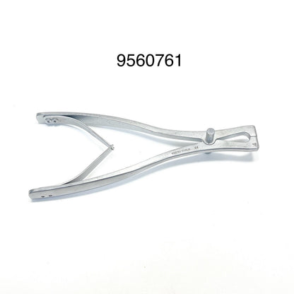 Medtronic 9560761 METRx 40mm Opener / Closer Instrument