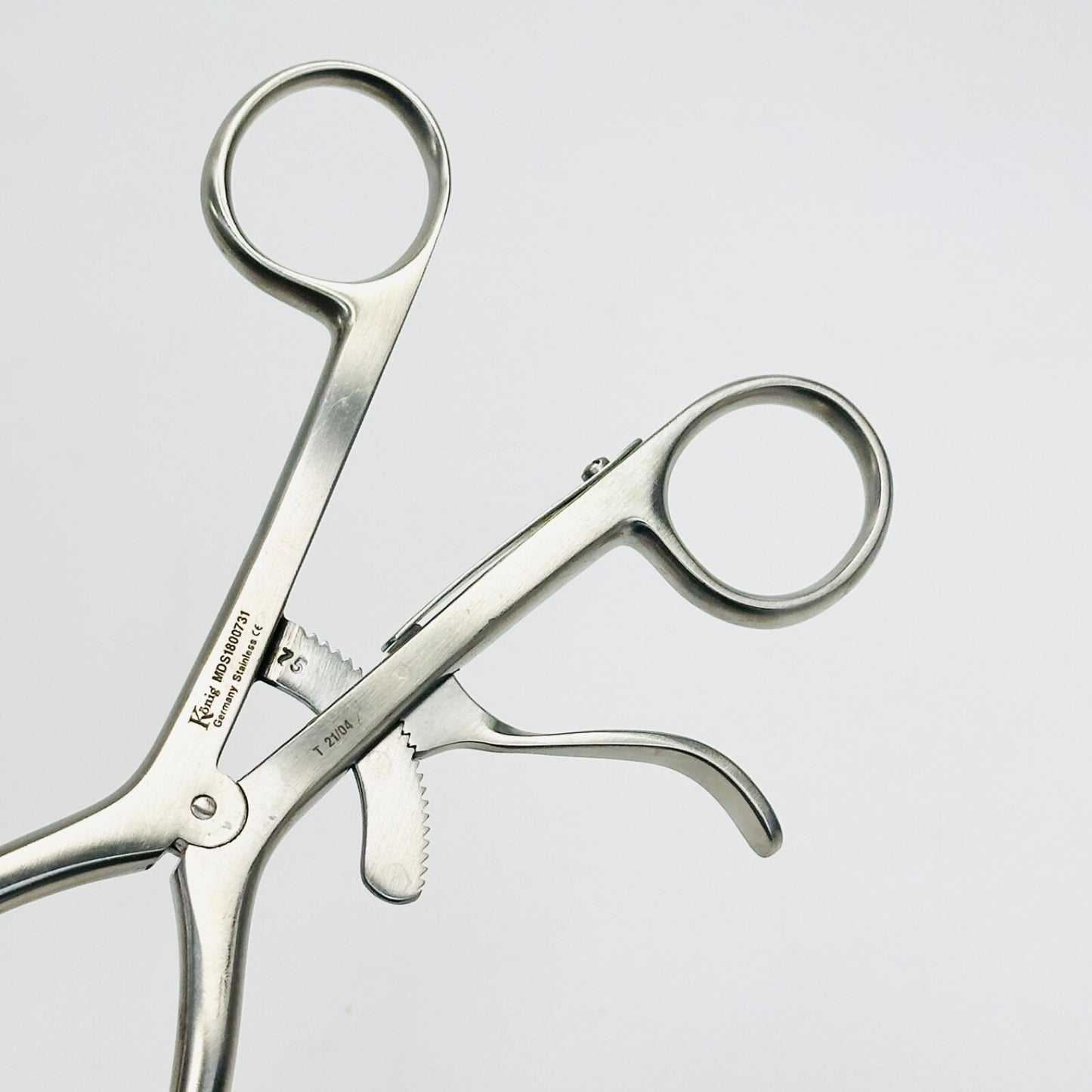 KA¶nig MDS1800731 Beckmann-Adson Retractor 12 inch Instrument