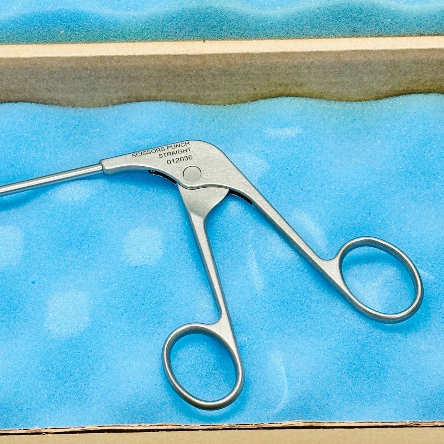 Smith & Nephew / Acufex 012036 Scissor Punch, Straight Instrument