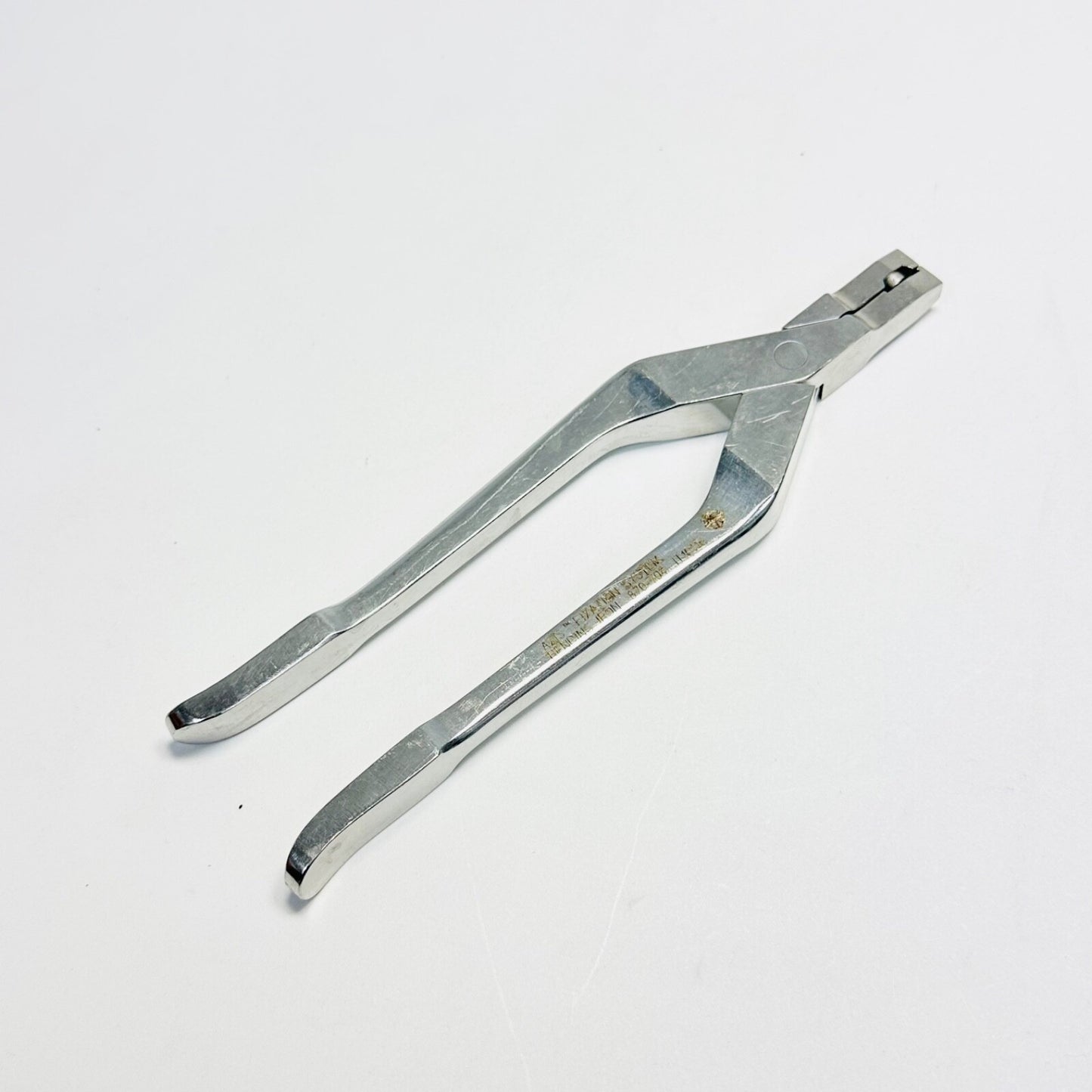 Medtronic 870-704 Bending Iron Instrument