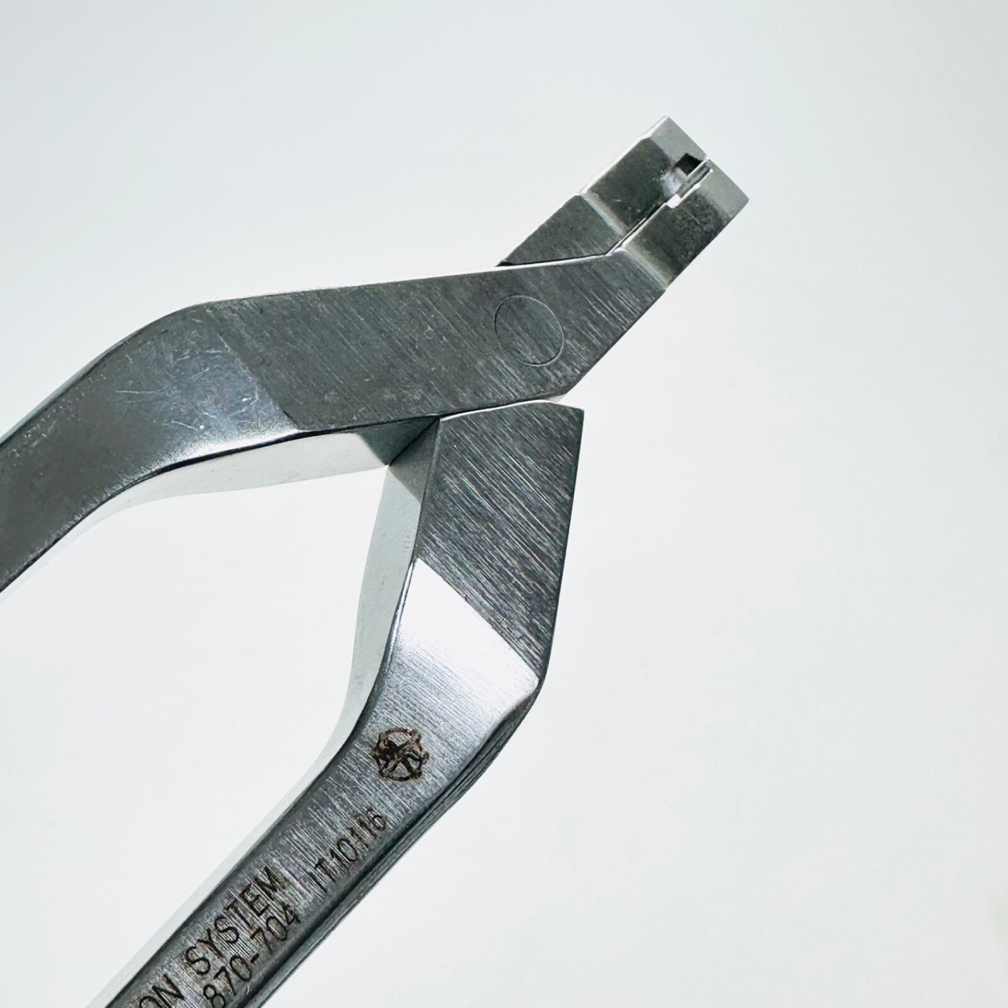 Medtronic 870-704 Bending Iron Instrument