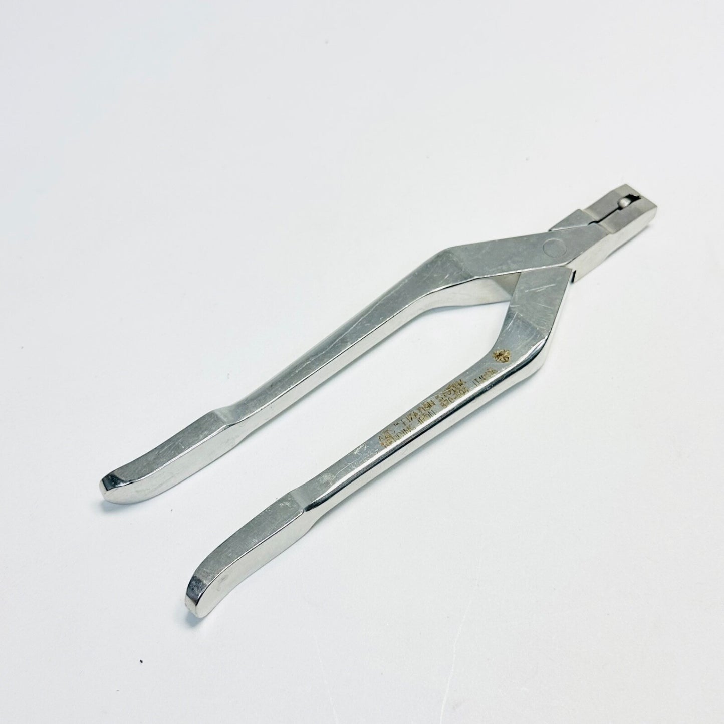 Medtronic 870-704 Bending Iron Instrument