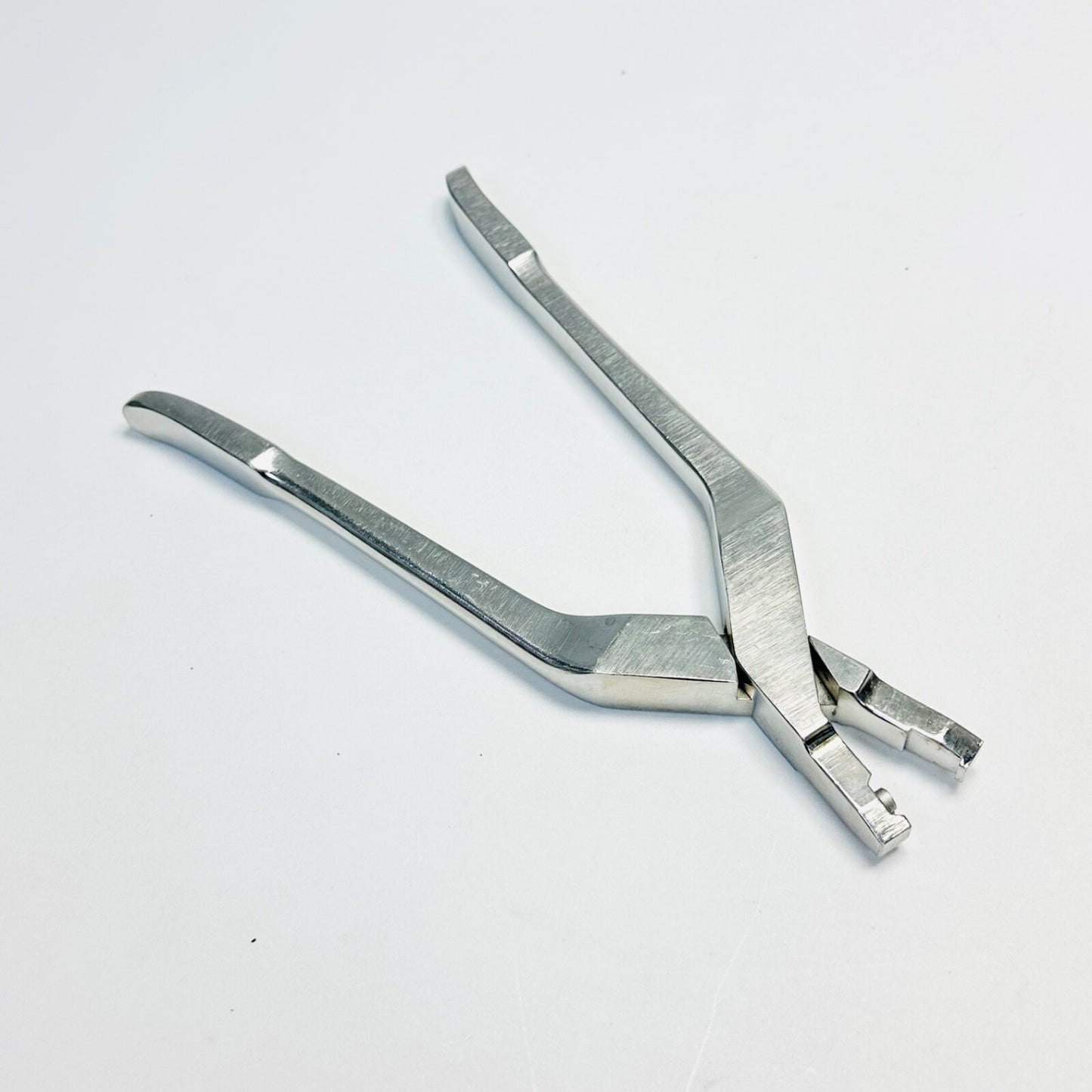 Medtronic 870-704 Bending Iron Instrument