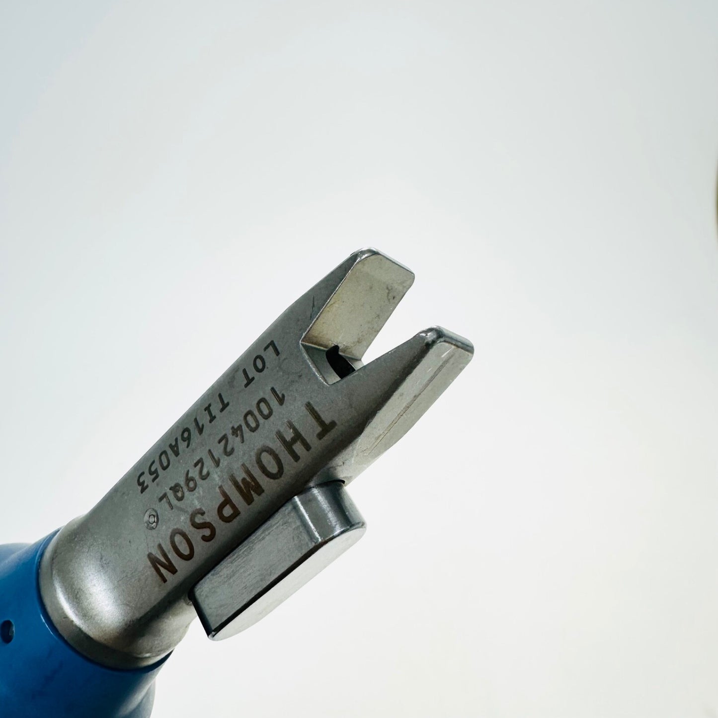 Medtronic 10042129QL Thompson Handle FOR Quick Connect W/ Lightsource Instrument