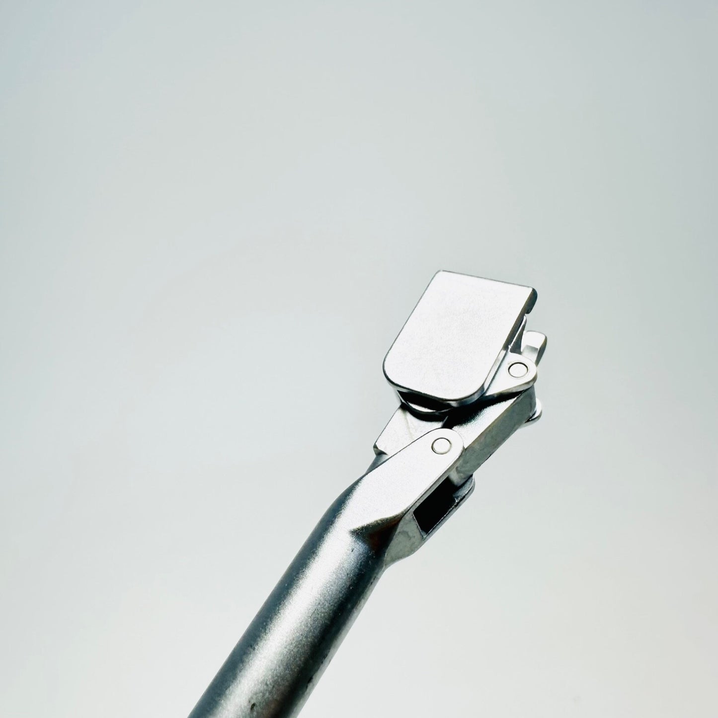 Medtronic 7221006 Articulating Peek Rod Holder Instrument