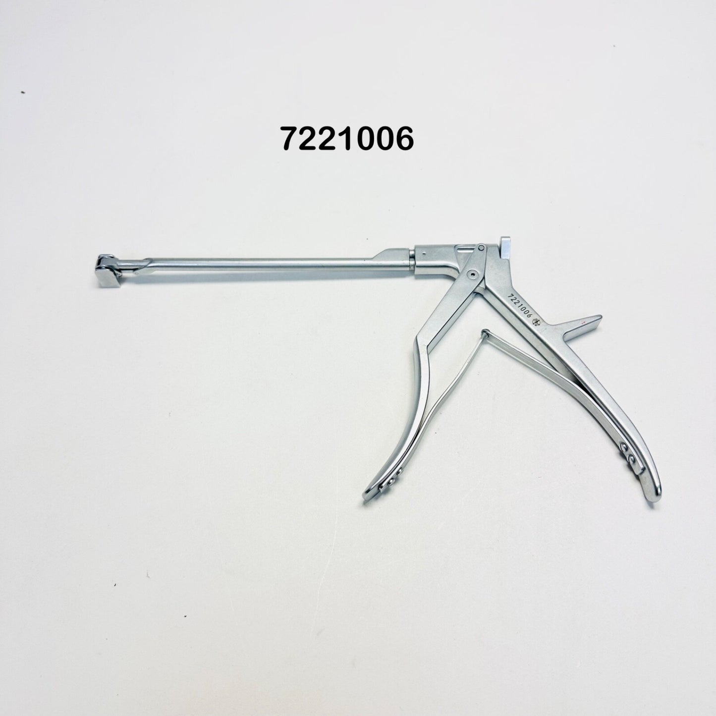 Medtronic 7221006 Articulating Peek Rod Holder Instrument