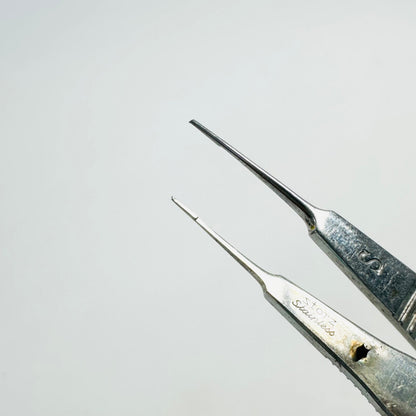 STORZ E1798 Castroviejo Suturing Forceps 0.5mm, 4.3 in Instrument