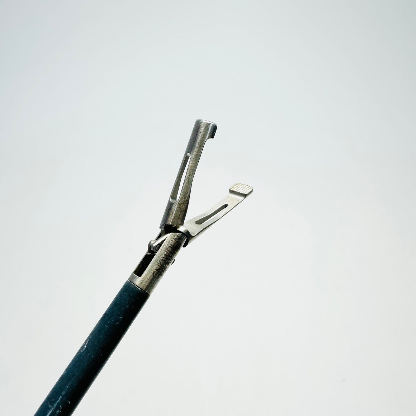 Snowden-Pencer SP90-6373 Teardrop Babcock Grasper, 5mm x 36cm Instrument