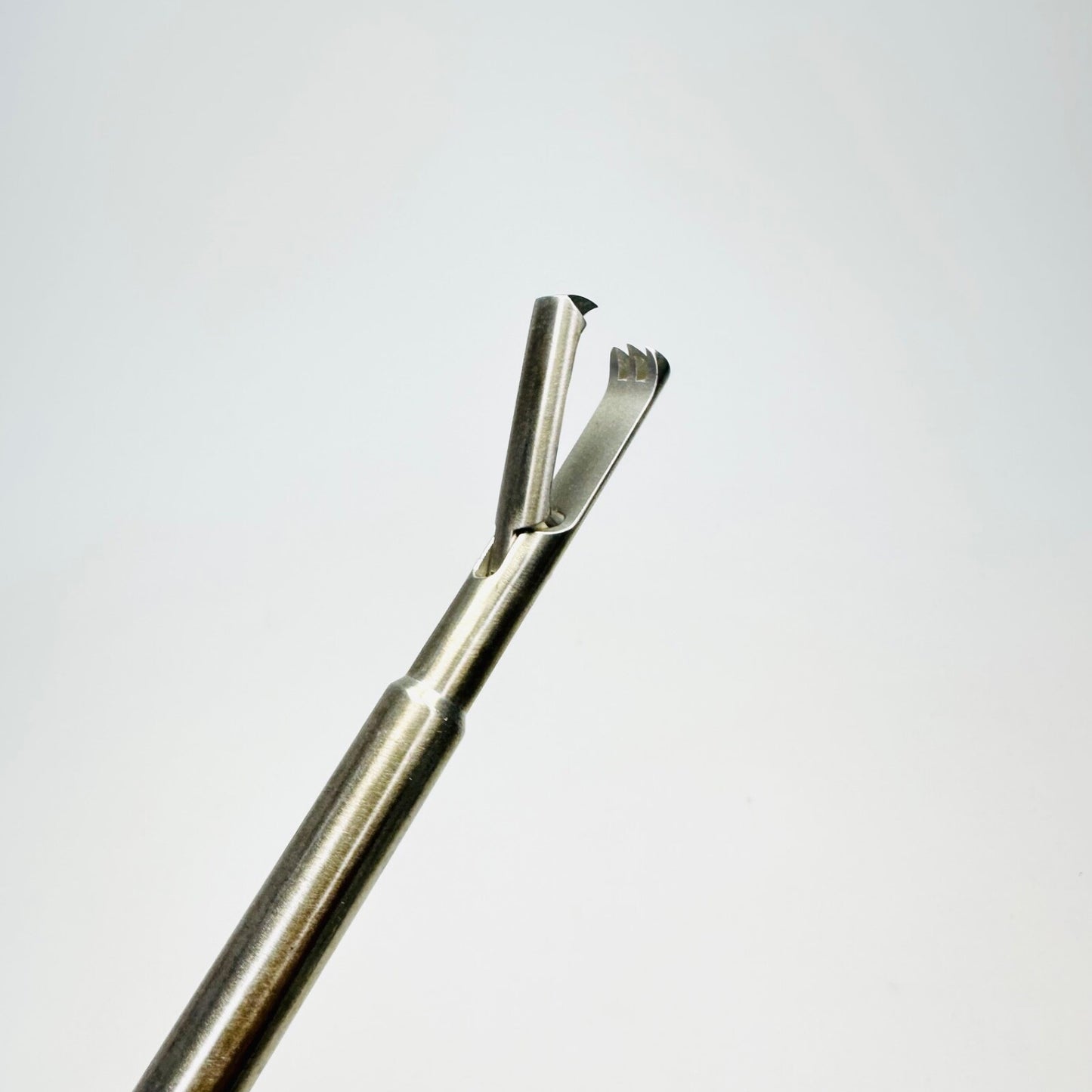 Snowden-Pencer 88-9552 Gold-Line Claw Extraction Forcep 2 X 3 Teeth, 10mm, 32cm