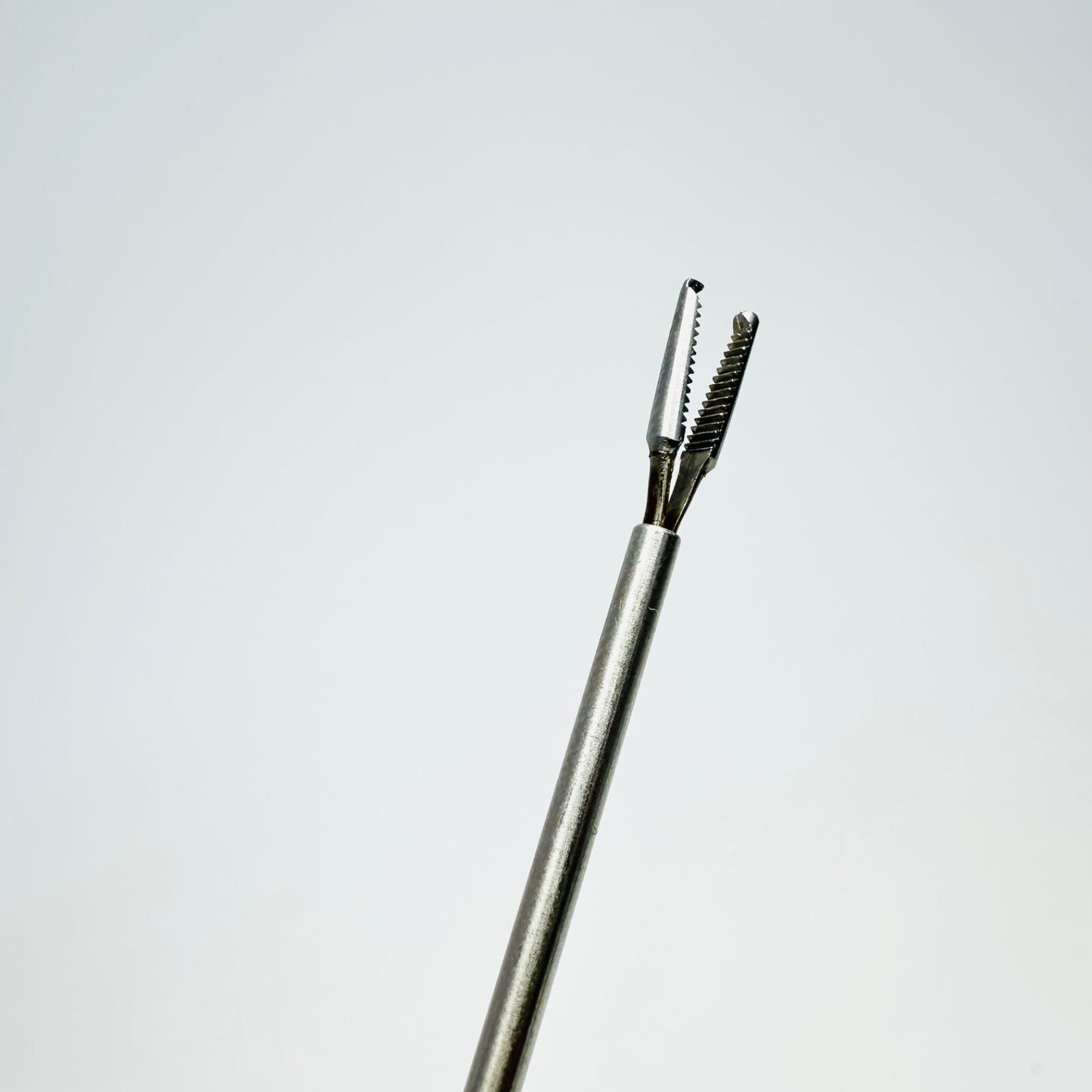 K. MEDIC / PILLINGS KM46739 Kleinert-Kutz Tendon Retriever Serrated, 8" (20.3Cm)