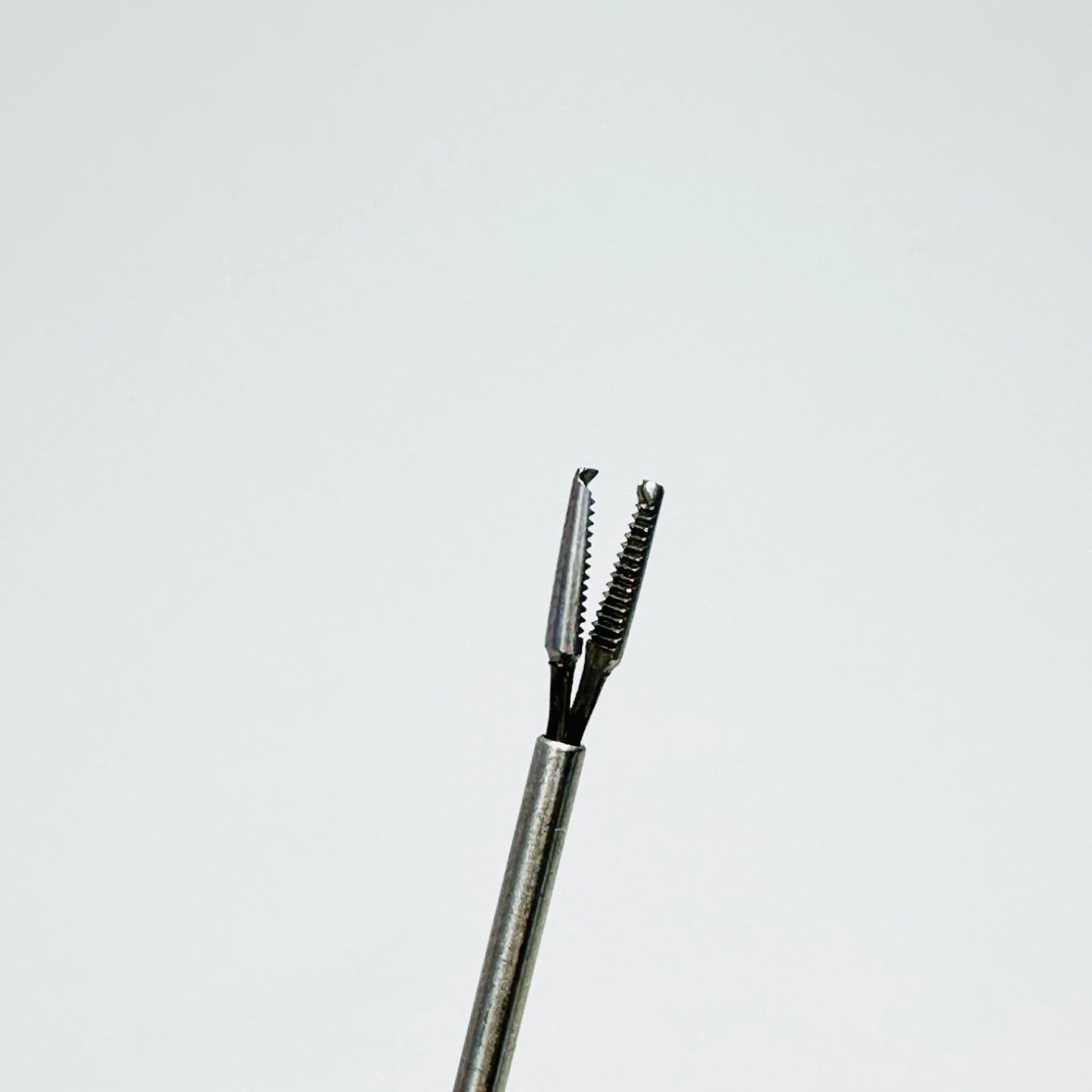 K. MEDIC / PILLINGS KM46739 Kleinert-Kutz Tendon Retriever Serrated, 8" (20.3Cm)