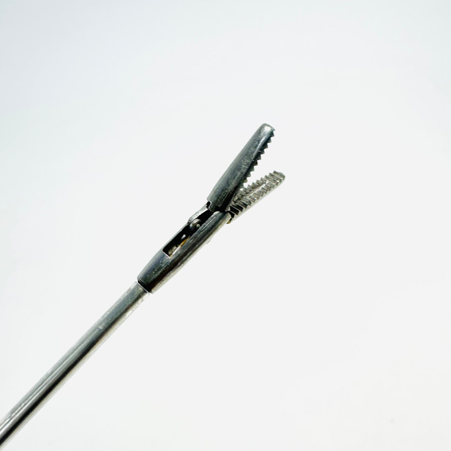 PILLING 50-5015 Serrated grasping forceps 2.4 mm , 30 cm Instrument