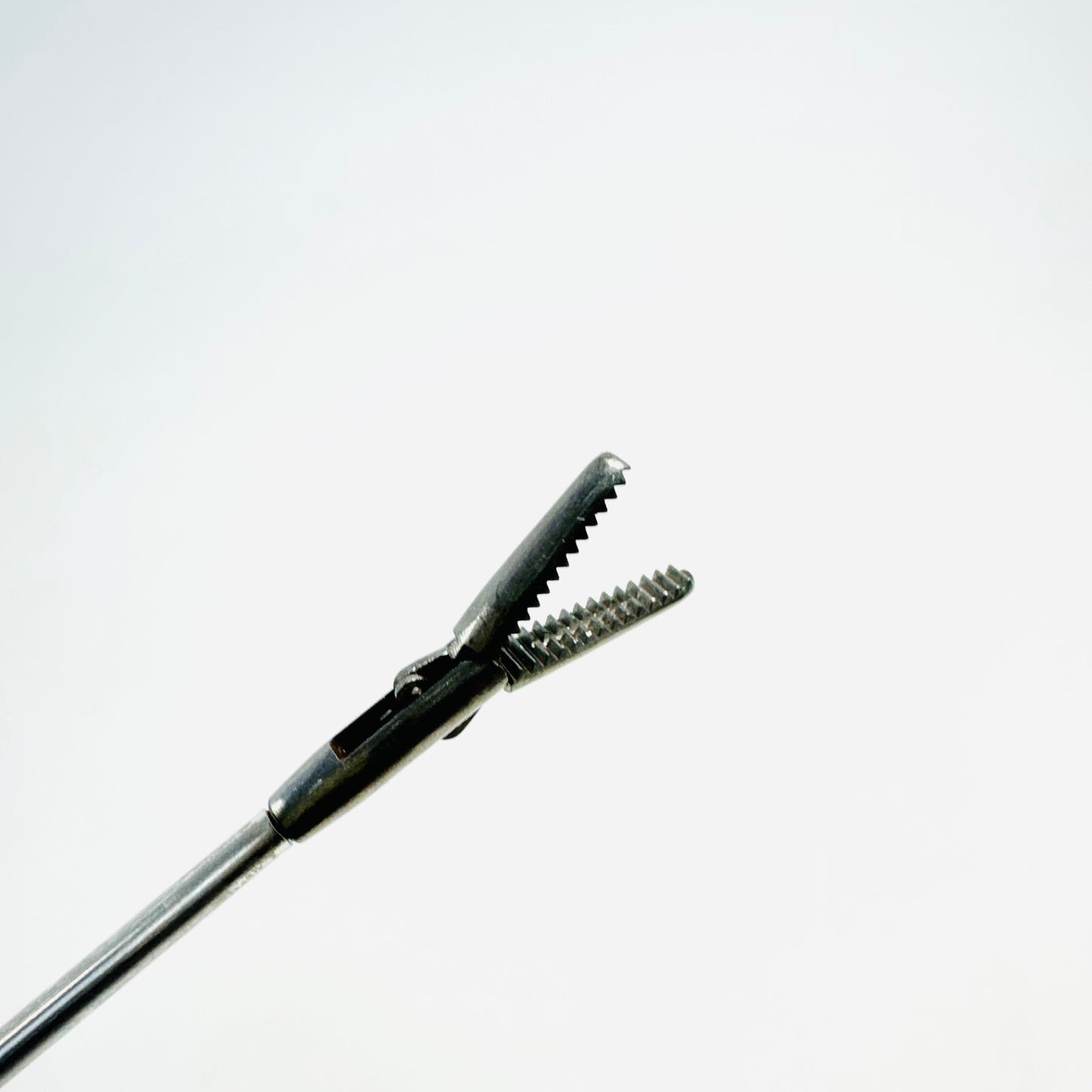 PILLING 50-5015 Serrated grasping forceps 2.4 mm , 30 cm Instrument