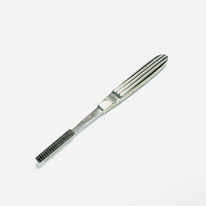 STORZ N4524 Maltz Rasp 20 teeth. 33mm long. 6.6mm wide, 6.6 in Instrument