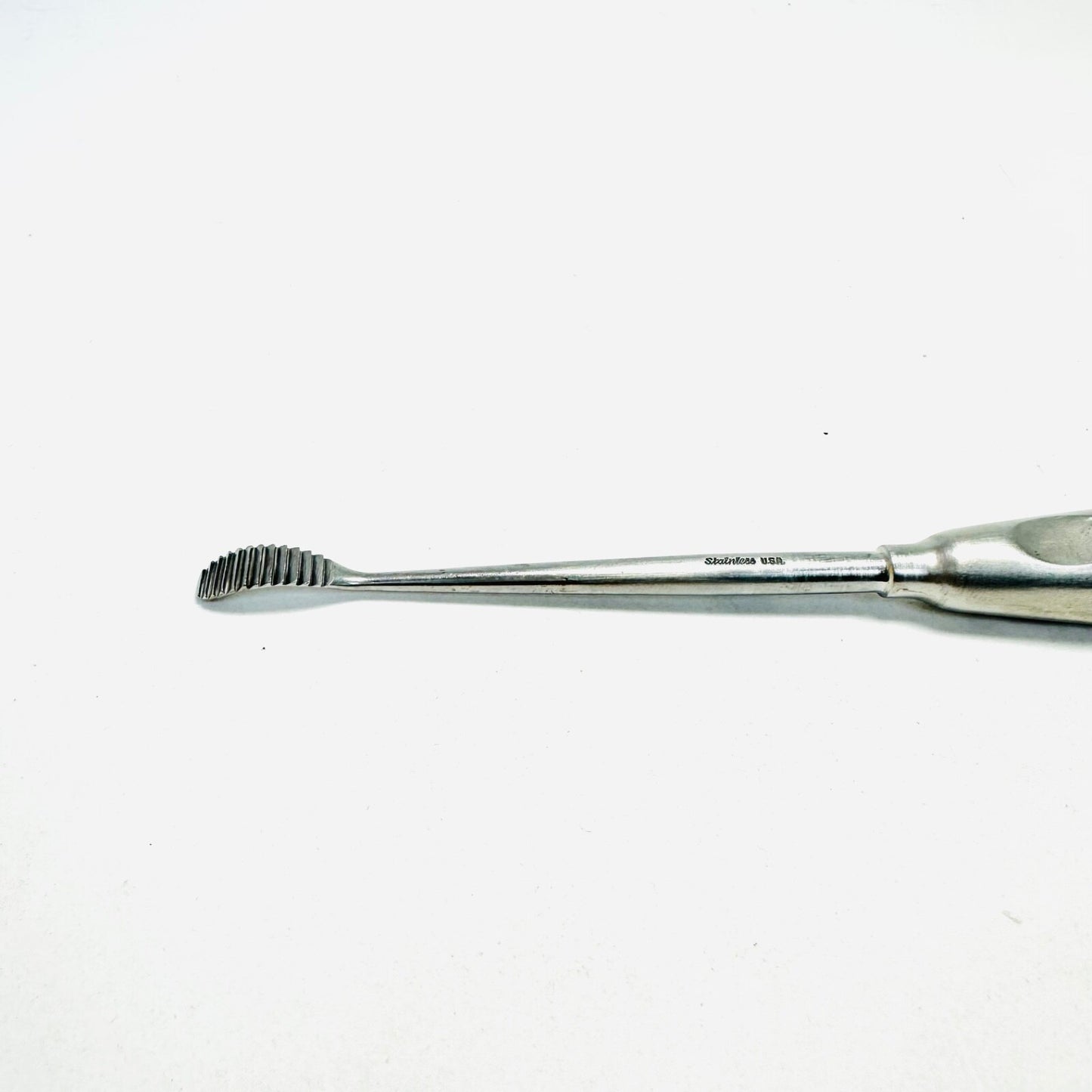 STORZ - Aufricht Rasp Curved. 12 teeth. 8.5mm x 20mm, 8.0 inch Instrument