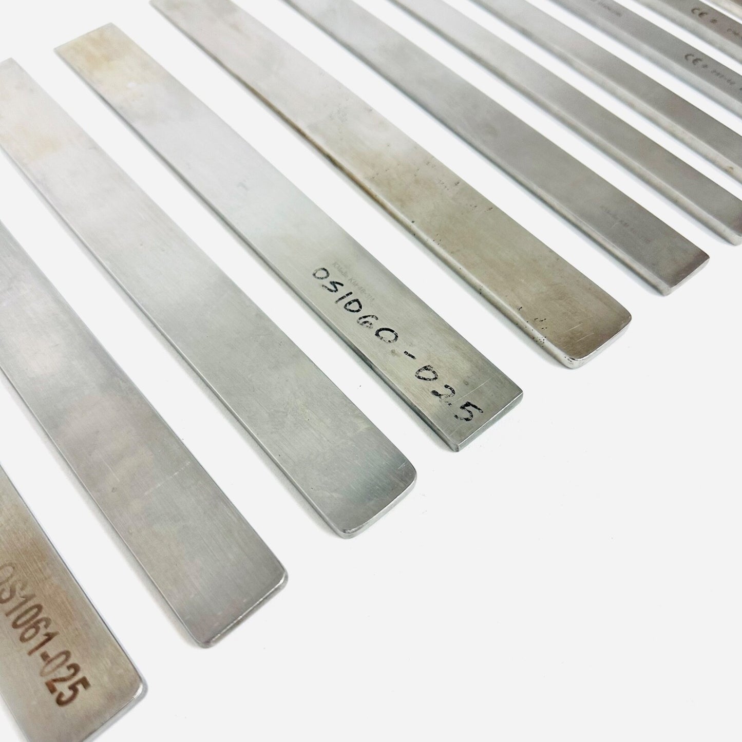 V. MUELLER / ZIMMER /K MEDIC Lambotte-Type Osteotomes Different Sizes LOT OF 19